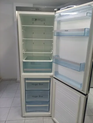 NEVERA MARCA HAIER PLATEADA