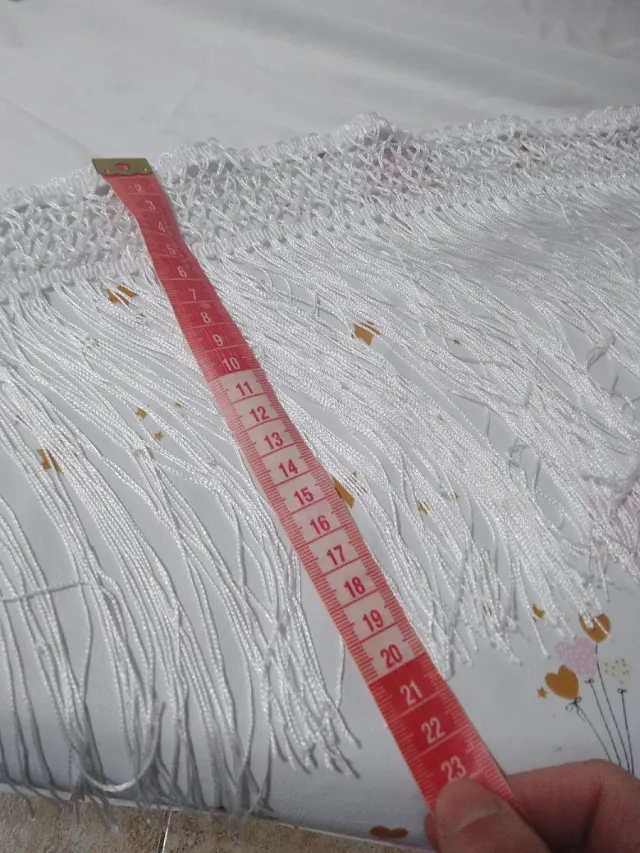 Mantón blanco bordado floral