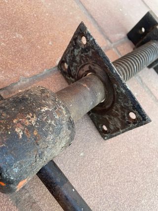 Tornillo de banco carpintero antiguo