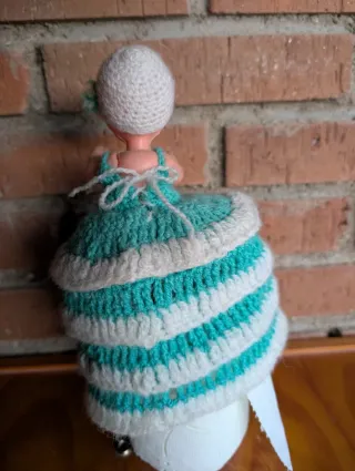 Muñeca Vintage Portarrollos Ganchillo Artesanal