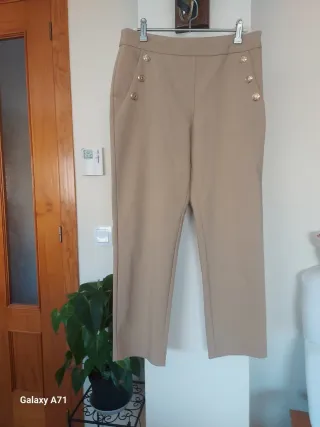 Pantalón elegante beige talla 36