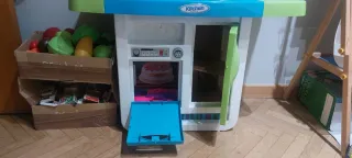 Cocinita de juguete con accesorios