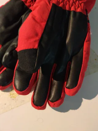 Guantes de nieve rojos para niño