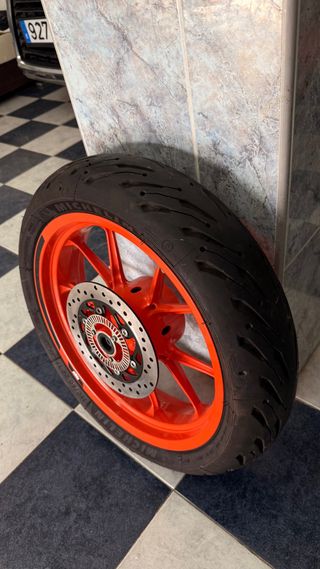 Rueda trasera KTM Duke 125 2022