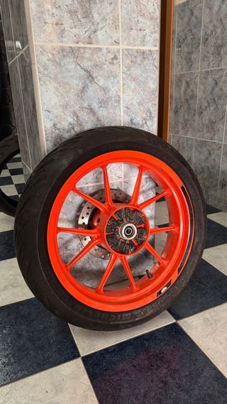 Rueda trasera KTM Duke 125 2022