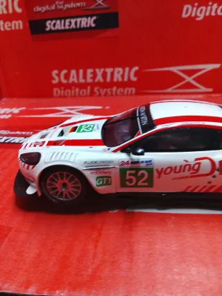 Scalextric Aston Martin DBR9 Digital System