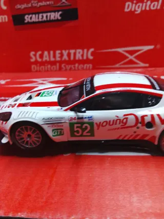Scalextric Aston Martin DBR9 Digital System