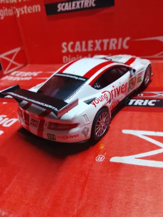 Scalextric Aston Martin DBR9 Digital System