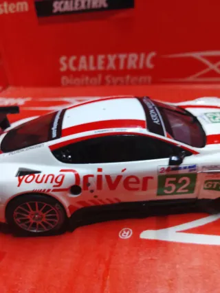 Scalextric Aston Martin DBR9 Digital System
