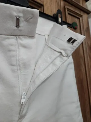 Pantaloni Zara bianchi, leggera zampa