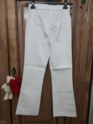 Pantaloni Zara bianchi, leggera zampa