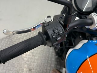 TRIUMPH SPEED TWIN 900