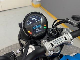 TRIUMPH SPEED TWIN 900