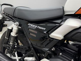 TRIUMPH SPEED TWIN 900