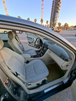 Mercedes-Benz Clase C 2005
