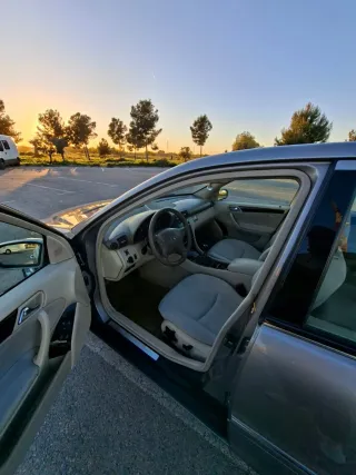Mercedes-Benz Clase C 2005