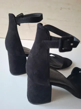 Sandalias tacón cuadrado negras