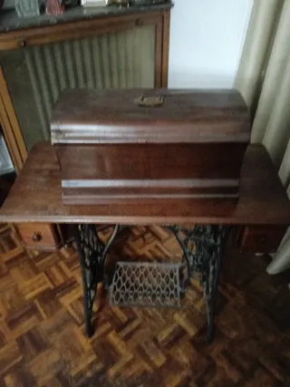Máquina de coser Singer antigua