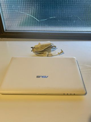 ASUS Eee PC 10.1 Blanco - Sin SO, con cargador