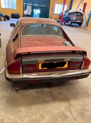 Jaguar xjs v12