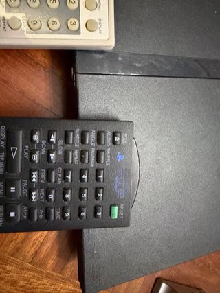 PlayStation 2 (PS2) con accesorios