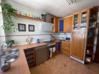 Cocina completa madera y azul