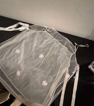 Top donna trasparente con fiori