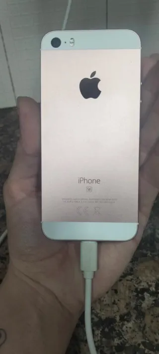 iPhone SE Rose Gold