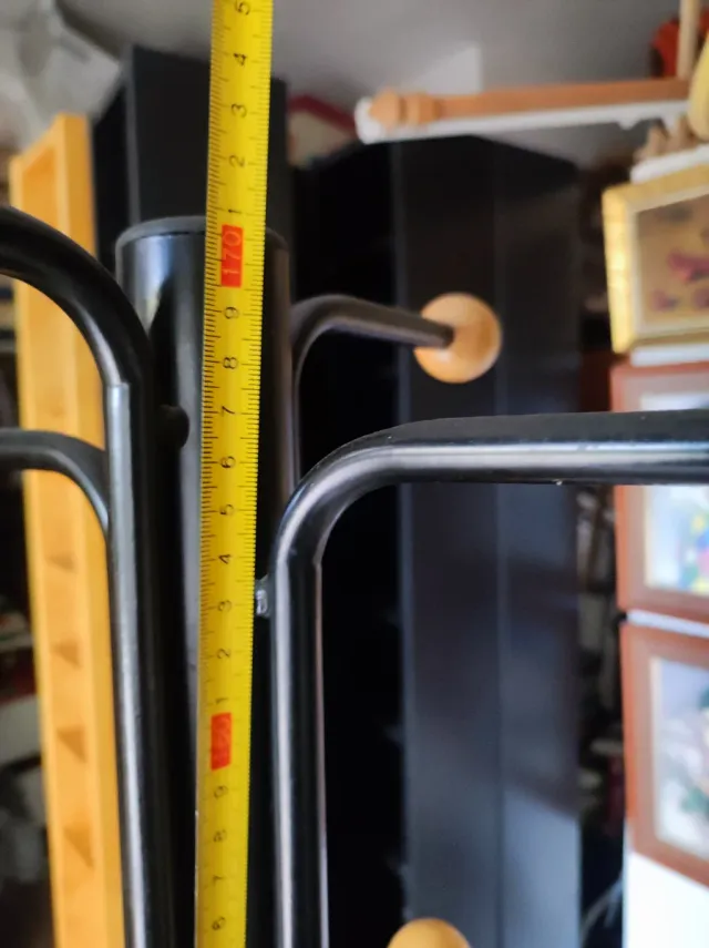 Perchero de pie metal y madera