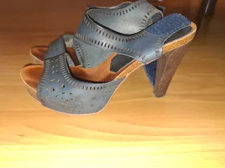Sandalias azules y marrones mujer