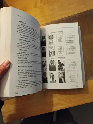 Tarot: La Historia, El Simbolismo y el Juego