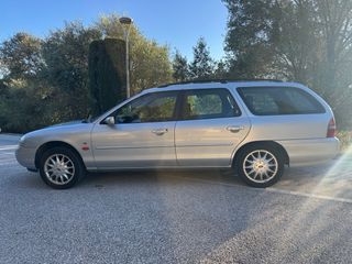 Ford Mondeo GHIA V6 Automatico