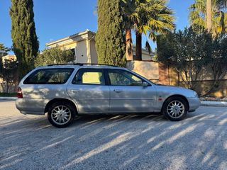 Ford Mondeo GHIA V6 Automatico