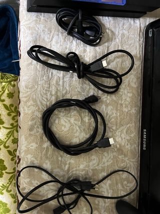 PS4 (PlayStation 4) Negra + 2 GTA + Mando