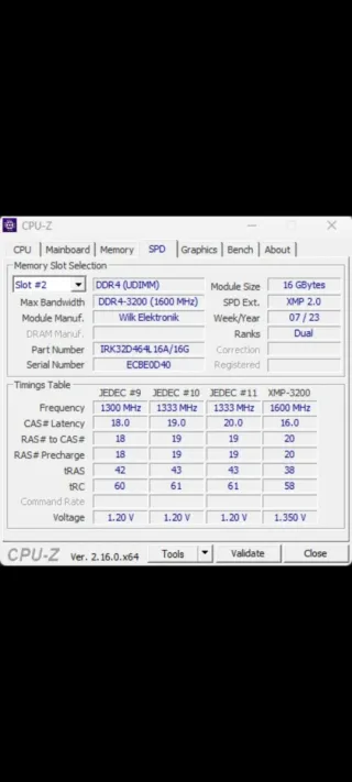 Computador Gamer sobre mesa