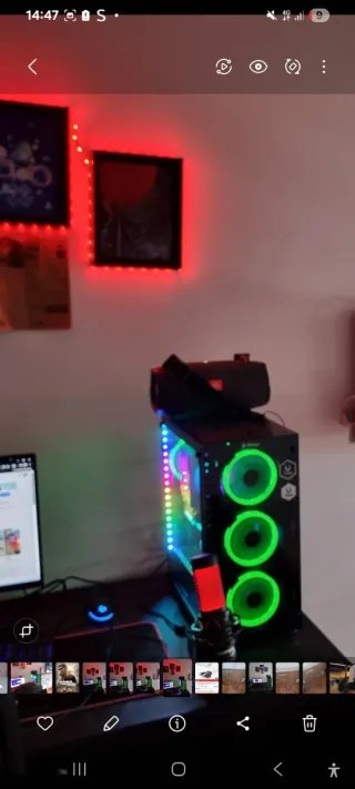 Computador Gamer sobre mesa