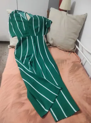 Mono Bershka verde rayas