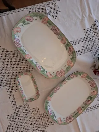 Juego bandejas porcelana claveles Irabia