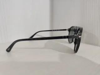 Persol 3302 Neri Occhiali da Sole