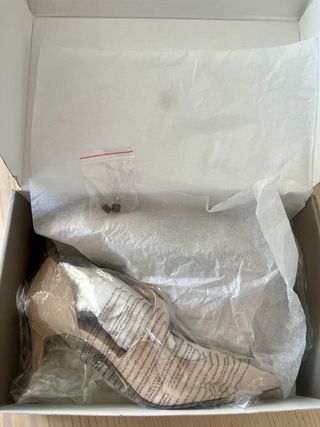 Zapatos de tacón beige