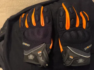 Guantes Suomy Naranja y Negro.