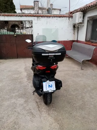 Yamaha XMAX 300 Negra