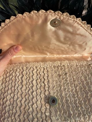 Bolso Clutch Estilo Boho con Plumas y Conchas