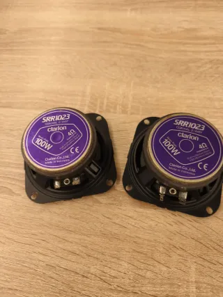 Altavoces coche marca clarion