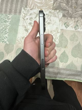 iPhone 16 Negro/Gris