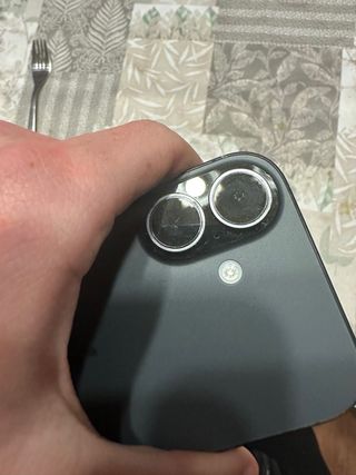 iPhone 16 Negro/Gris