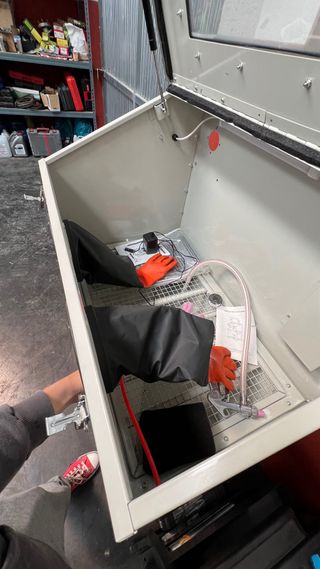 Cámara chorro arena Cormak KDP220 40lb (NUEVA)