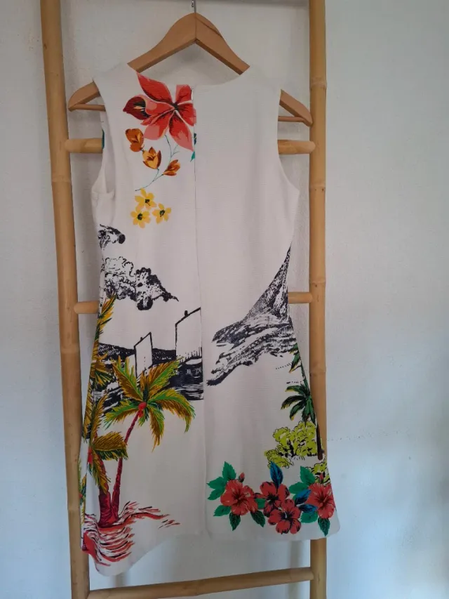 Vestido Desigual Multicolor Estampado Tropical