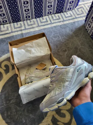 Asics Gel-NYC Gris Crema Talla 39