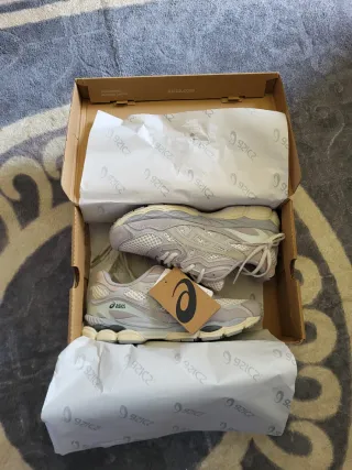 Asics Gel-NYC Gris Crema Talla 39